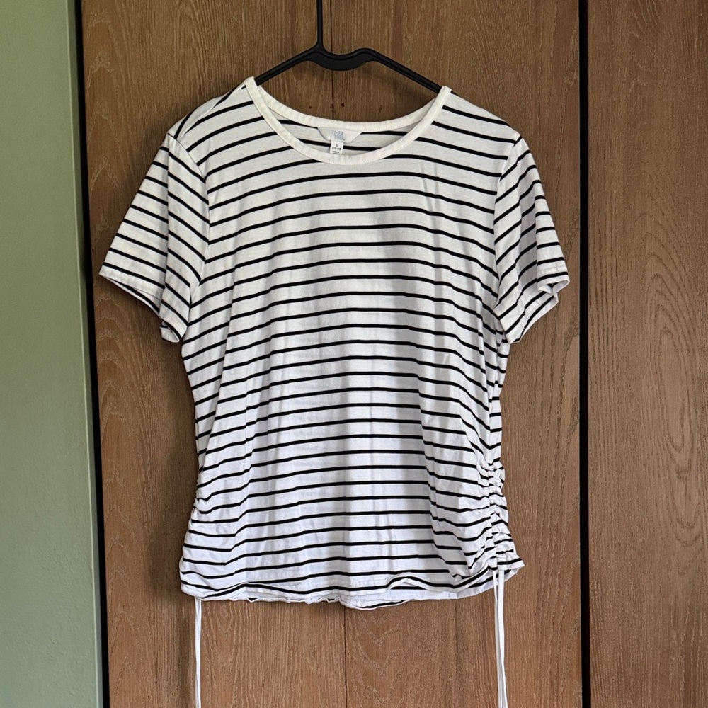 Time and Tru Black and White Striped Short Sleeve Top